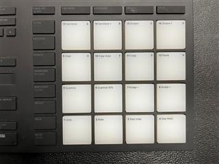 NATIVE INSTRUMENTS MASCHINE MIKRO MK3 DRUM CONTROLLER